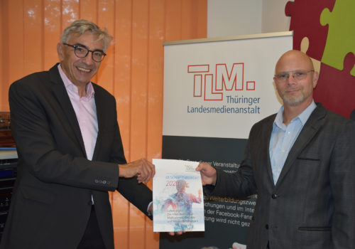 Jochen Fasco übergibt TLM-Geschäftsbericht 2020 an Dr. Peter Wurschi