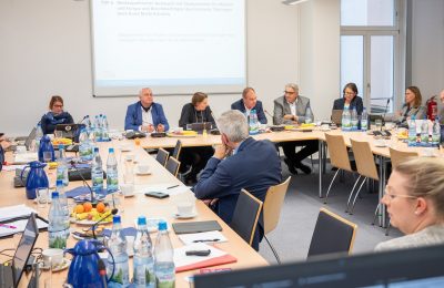 58 23 PM Versammlung Foto 1