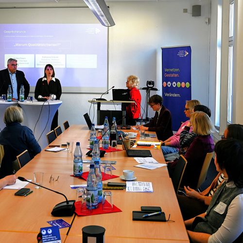20261026 Auditorium mit Gespraechsrunde