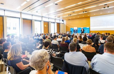 Veranstaltungssaal von hinten